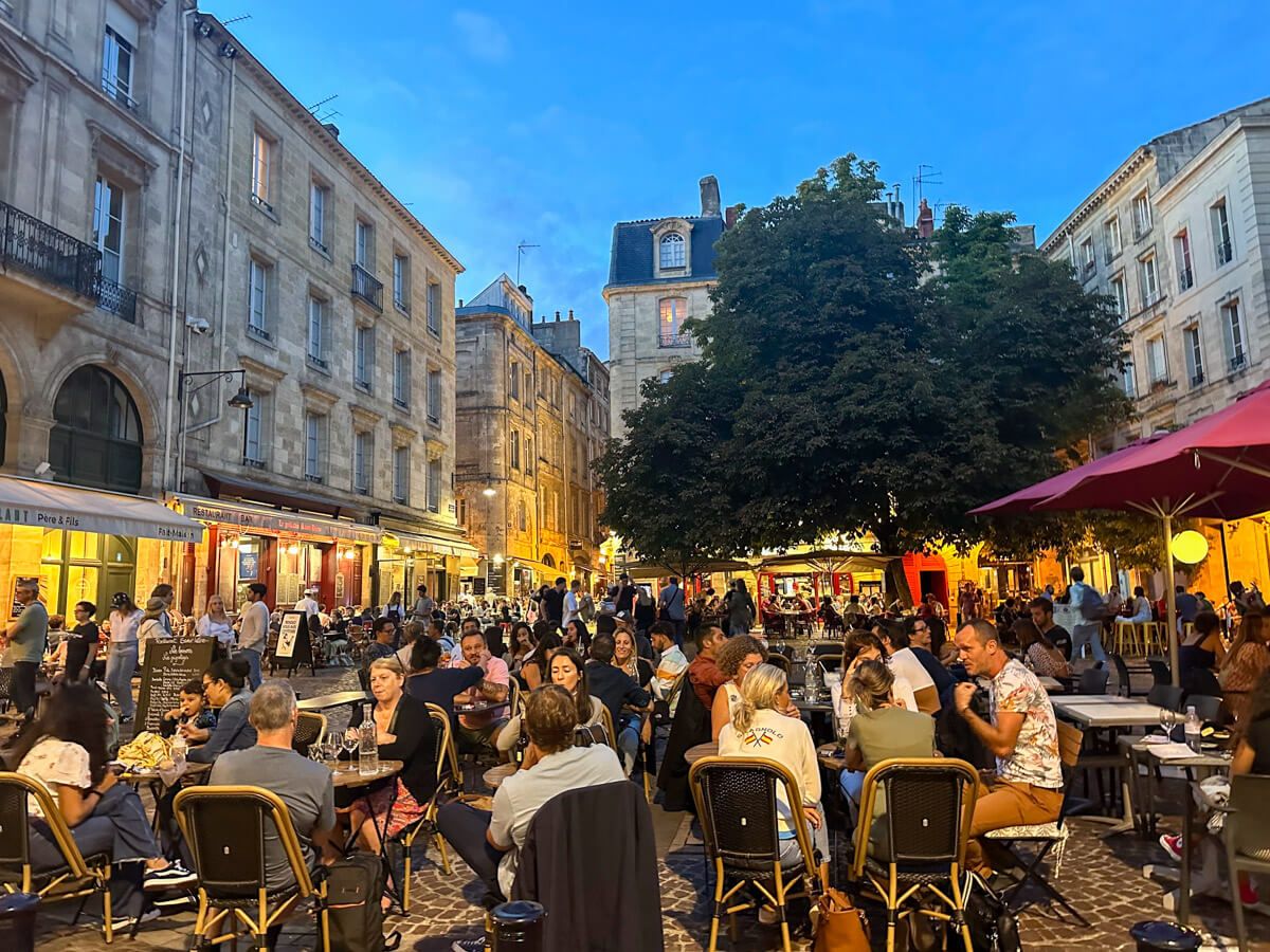 Die besten Reiseziele 2025: Bordeaux, Place Saint Pierre