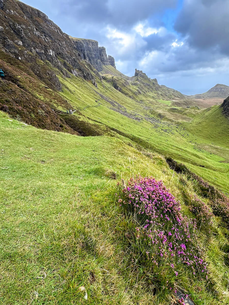 Isle of Skye Sehenswürdigkeiten: der zerklüftete Gebirgszug Quiraing