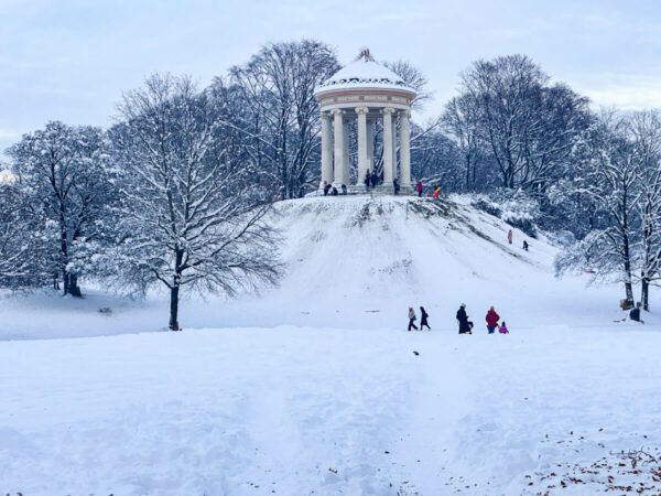 München: Monopteros im Englischen Garten im Winter