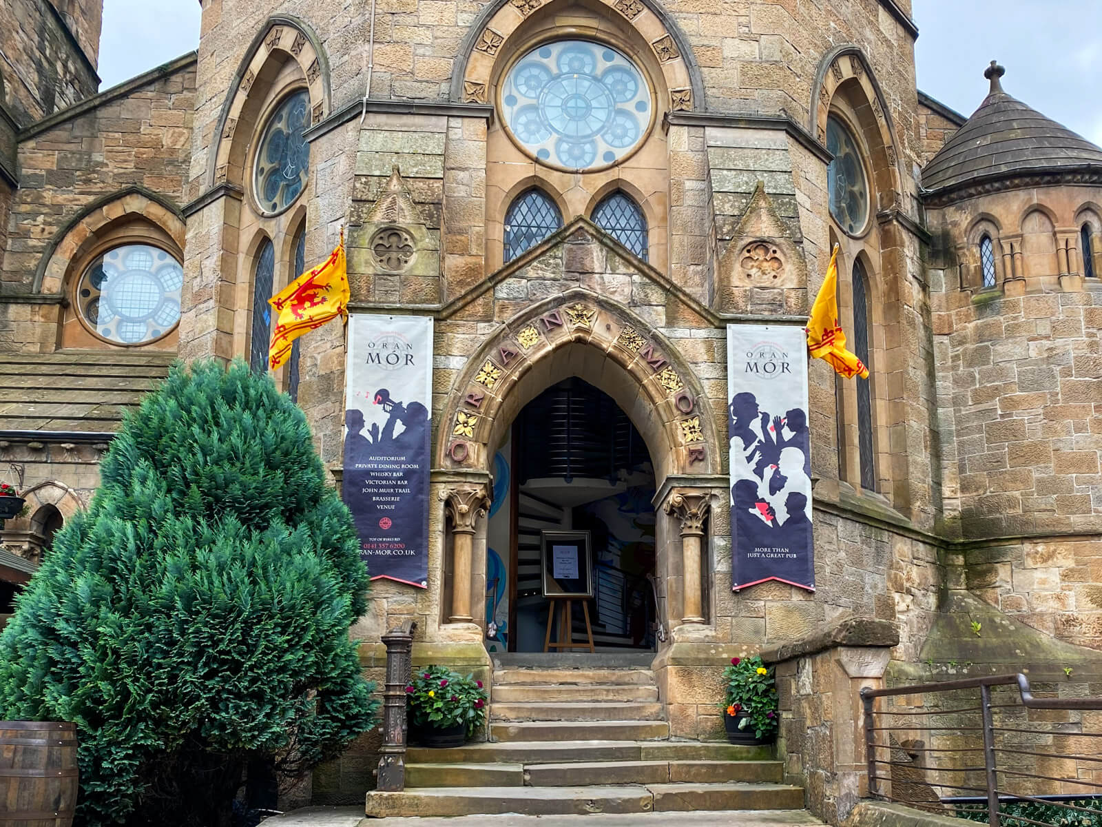 schottland gloasgow oran mor |
