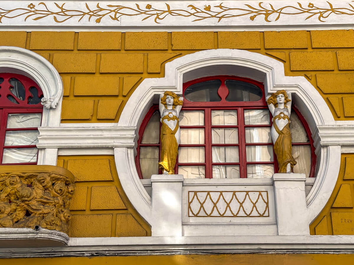 Cuenca, Ecuador: traumhaftes Architekturensemble