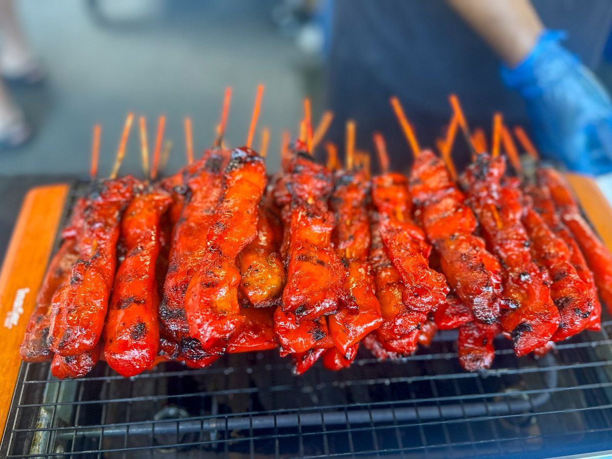 Rotorua Night Market: thailändische Fleischspieße