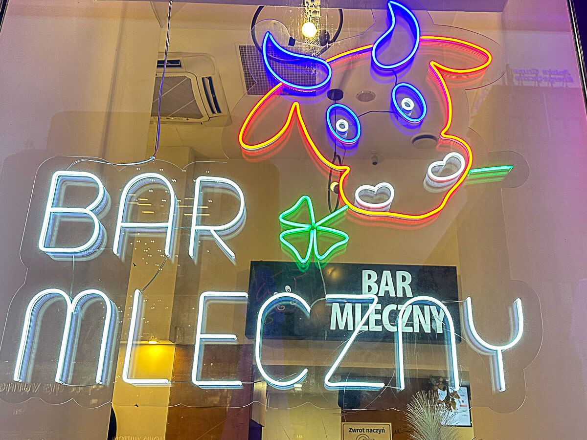 Schaufenster einer Warschauer Milchbar