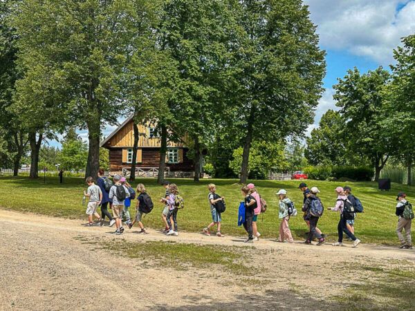 Schüler unterwegs im Freilichtmuseum