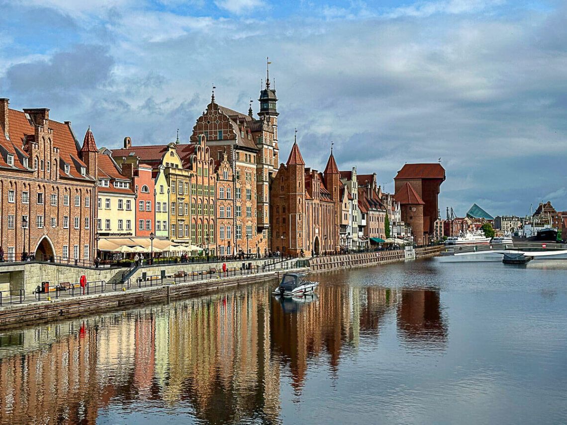 polen danzig rechtstadt frauengasse mottlau mit krantor |
