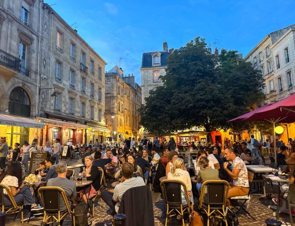 Bordeaux: Place Saint Pierre