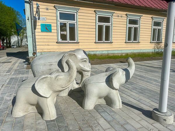 Roadtrip Estland 1 Woche: Ostseeküste, Moore und eine coole Hauptstadt 52 estland paernu elefanten 2 |