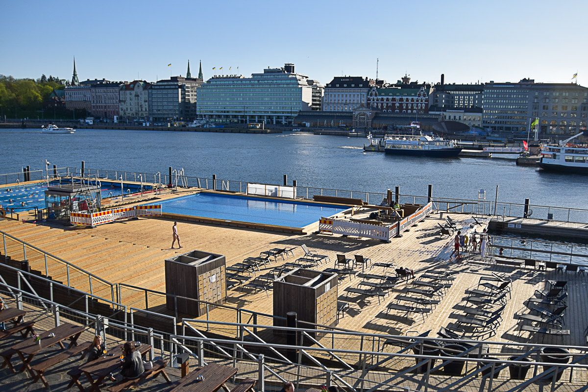Eine coole nordische Schönheit: 3 Tage Helsinki – Reisetipps für deinen Städtetrip 21 Swimmingpool im Hafen von Helsinki