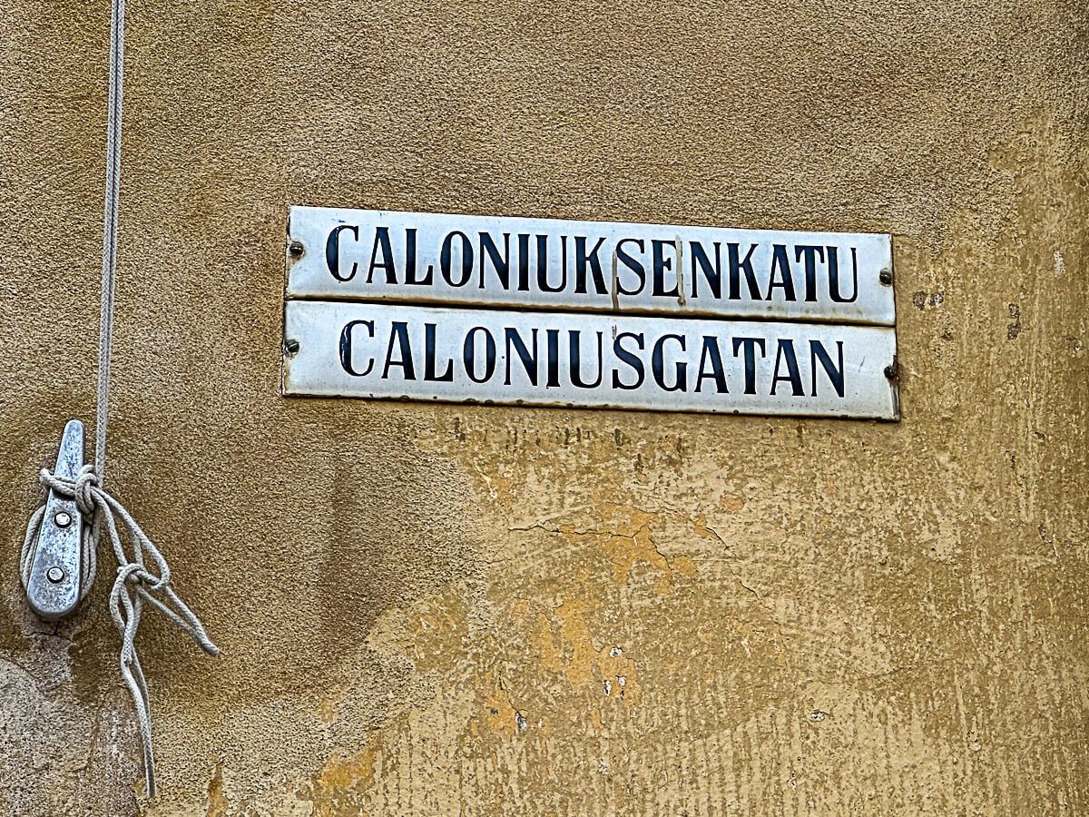 Mit dem Zug durch Finnland: Helsinki – Turku – Tampere 97 finnland helsinki strassenschilder |