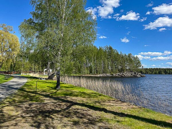 Mit dem Zug durch Finnland: Helsinki – Turku – Tampere 94 Serlachius: Park am See