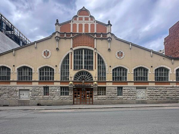 Mit dem Zug durch Finnland: Helsinki – Turku – Tampere 79 Tampere: Jugendstilmarkthalle