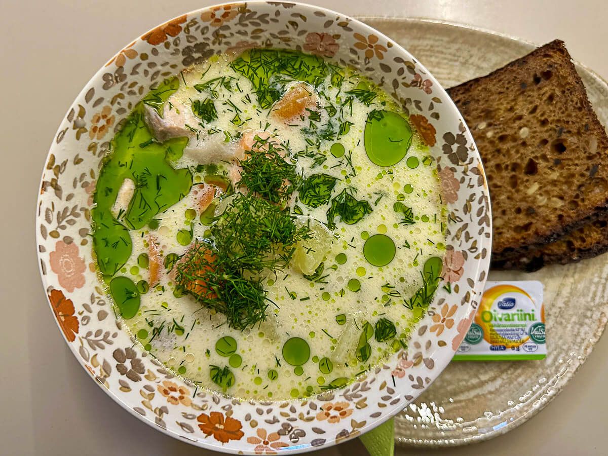 Mit dem Zug durch Finnland: Helsinki – Turku – Tampere 30 Turku: Lachssuppe in einem Marktrestaurant