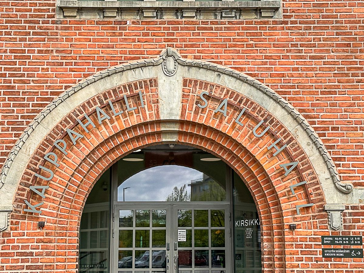 Eine coole nordische Schönheit: 3 Tage Helsinki – Reisetipps für deinen Städtetrip 71 Backsteingebäude einer Markthalle