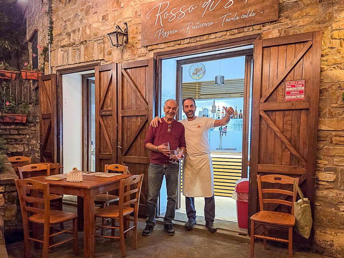 Besitzer der Dorfpizzeria