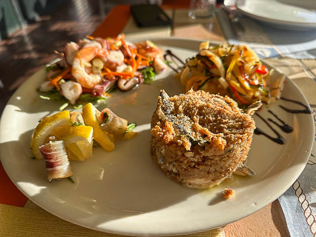 Teller mit Vorspeisen