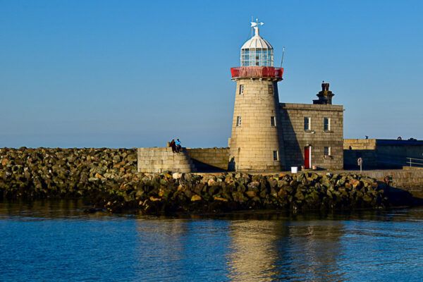 Sehenswürdigkeiten in Dublin: Leuchtturm am Wasser in Howth