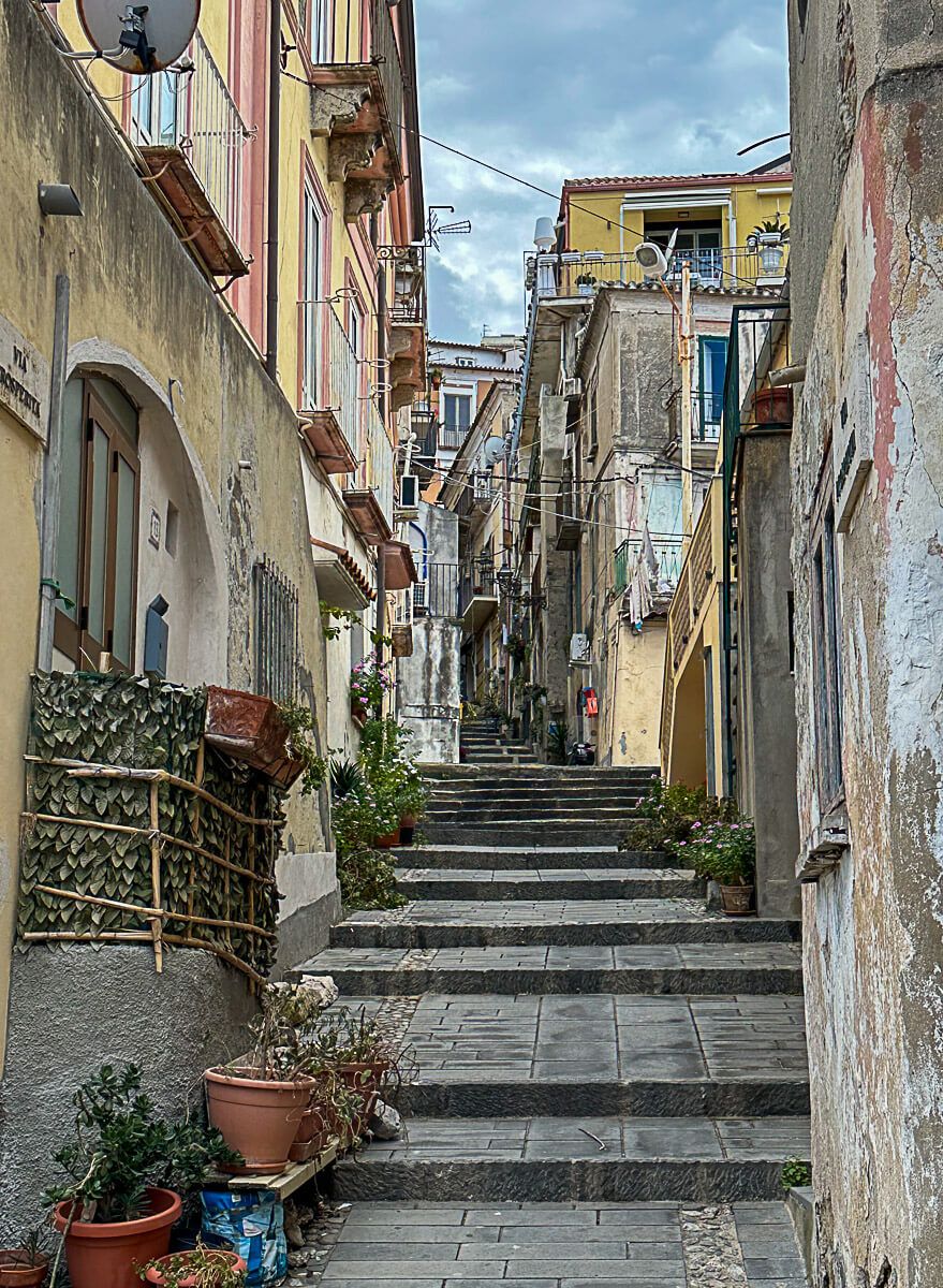 Pizzo: Gassen mit Stufen