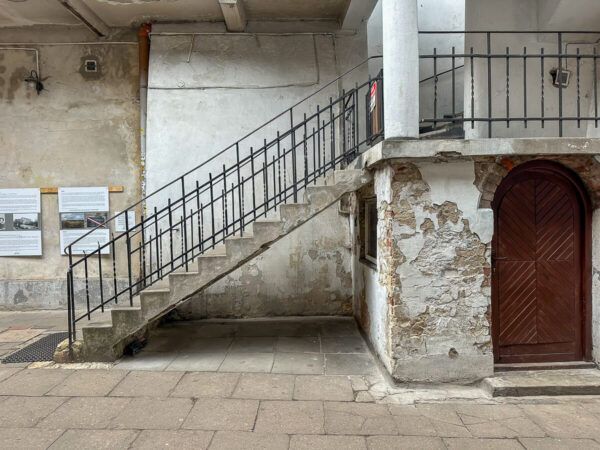 Treppenhaus in einer Gasse