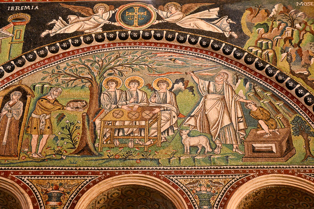 Zwei Stadtperlen der Emilia-Romagna: Sehenswürdigkeiten in Bologna und Ravenna auf der Durchreise 35 Mosaik, das eine Bibelgeschichte darstellt