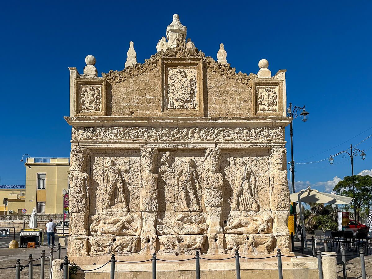 italien apulien gallipoli brunnen |