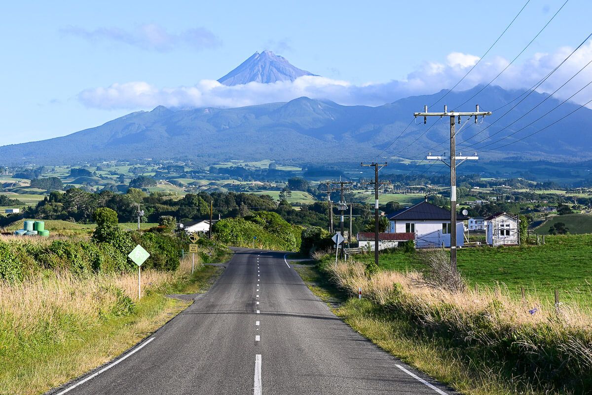 Neuseeland: Reisetipps für Mount Taranaki und New Plymouth 7 Reisetipps für Mount Taranaki: Straße führt direkt auf den Vulkan zu