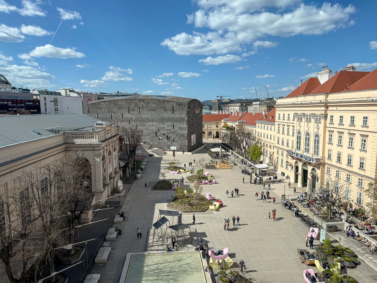 Hof des Museumsquartiers von oben