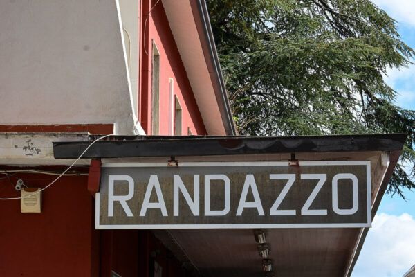 Bahnhofsschild: Randazzo