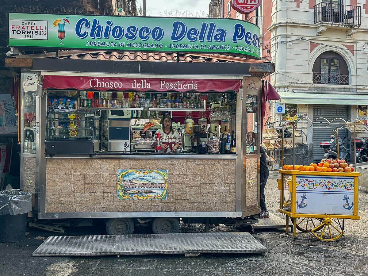 Kiosk mit großer Getränkeauswahl