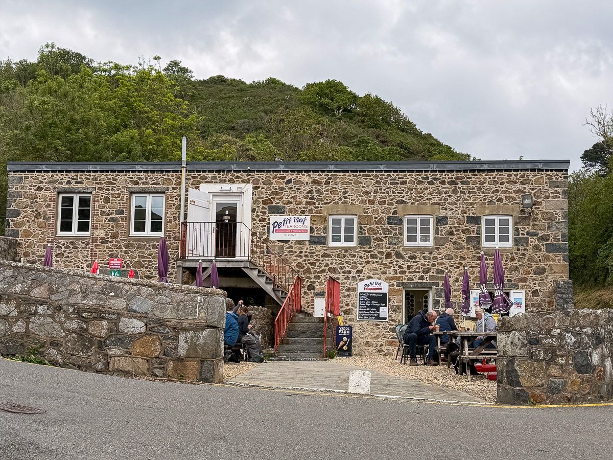 Tea Room in einer Bucht