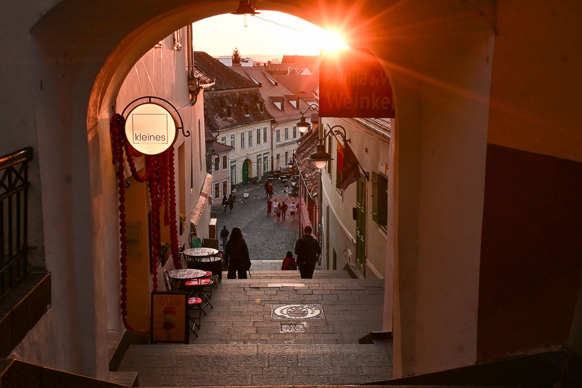 Beleuchtete Sagstiege am Abend