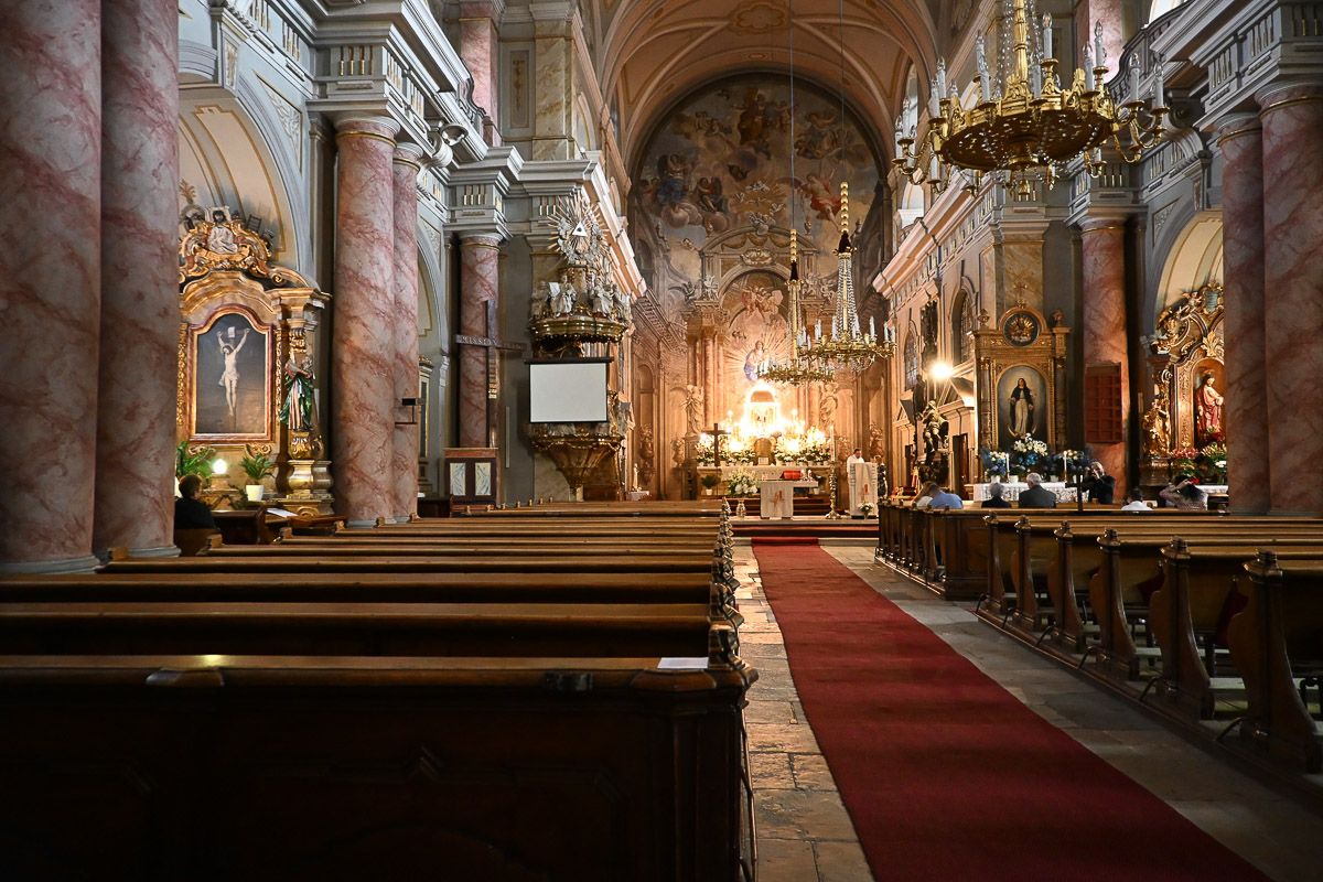 Innenraum der Katholischen Kirche mit Barockausstattung