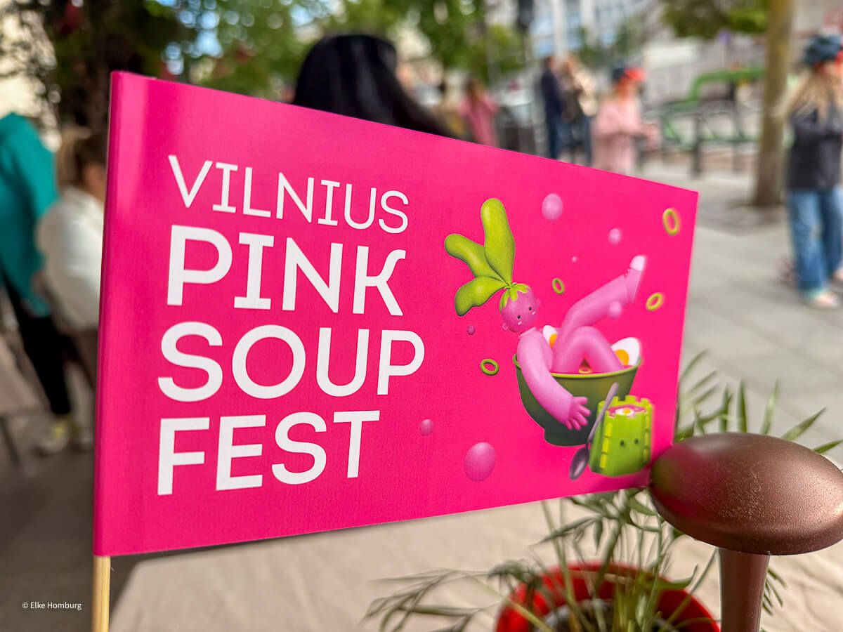 Flagge des Pink Soup Fests in neonpink