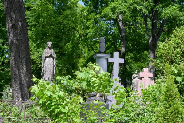 Grabsteine und Grabfiguren 