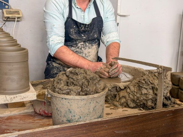 Faszinierende Bilderbibeln: Klöster in der Bukowina 29 Töpfer bei der Arbeit