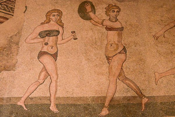 Sehenswürdigkeiten Sizilien: Meine Top 16 auf der Sonneninsel im Mittelmeer 48 Frauen beim Sport im Bikini