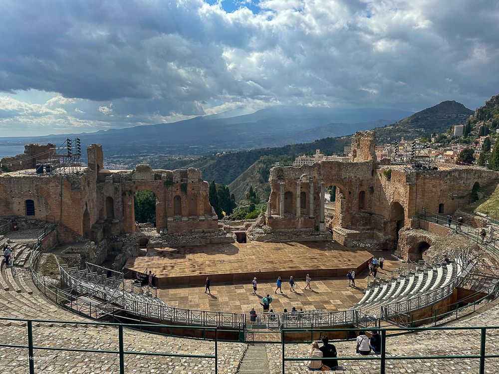 Römisches Theater mit Blick zum Vesuv