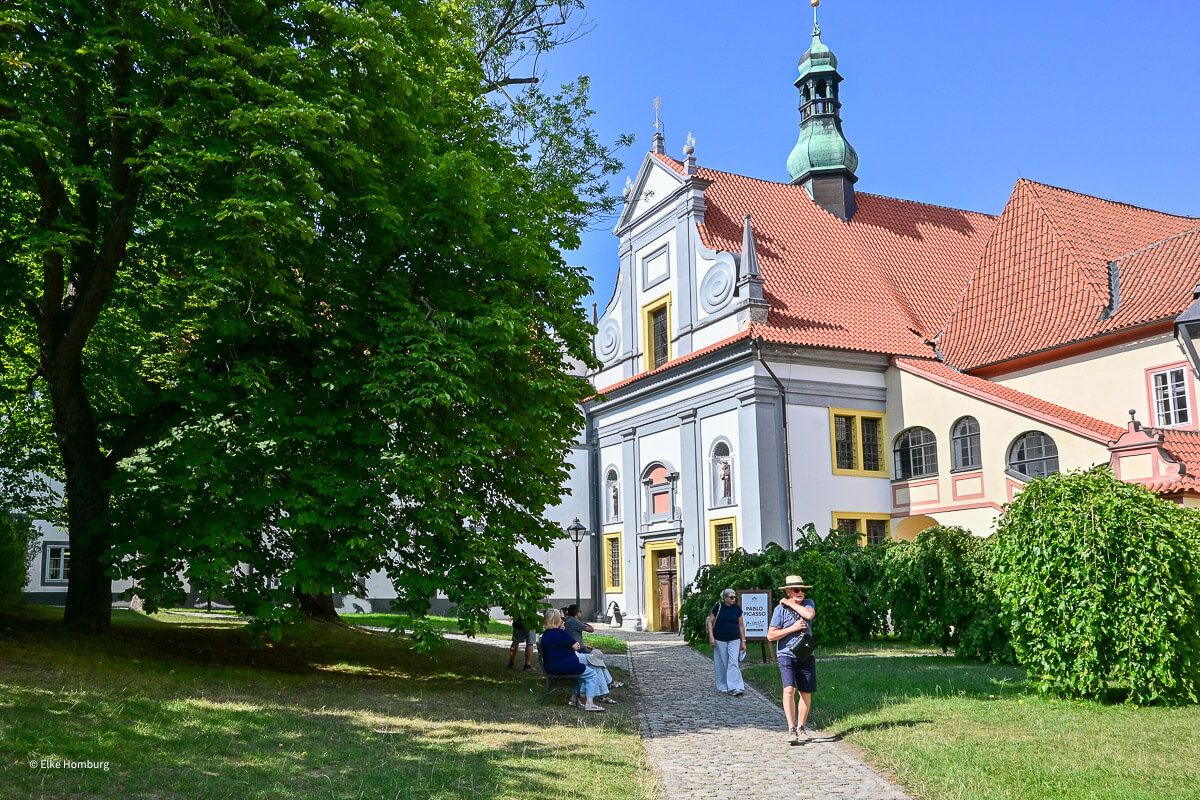 Blick auf den Klosterkomplex