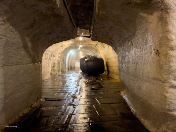 Viel mehr als eine Bierstadt: ein Wochenende in Pilsen 48 Tunnel, in denen Bierfässer gelagert werden