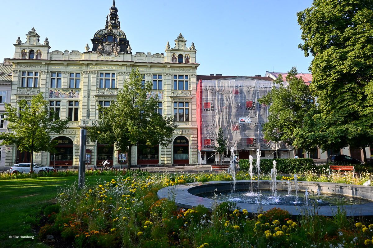 Viel mehr als eine Bierstadt: ein Wochenende in Pilsen 33 tschechien pilsen smetana brunnen 89 von 1 |